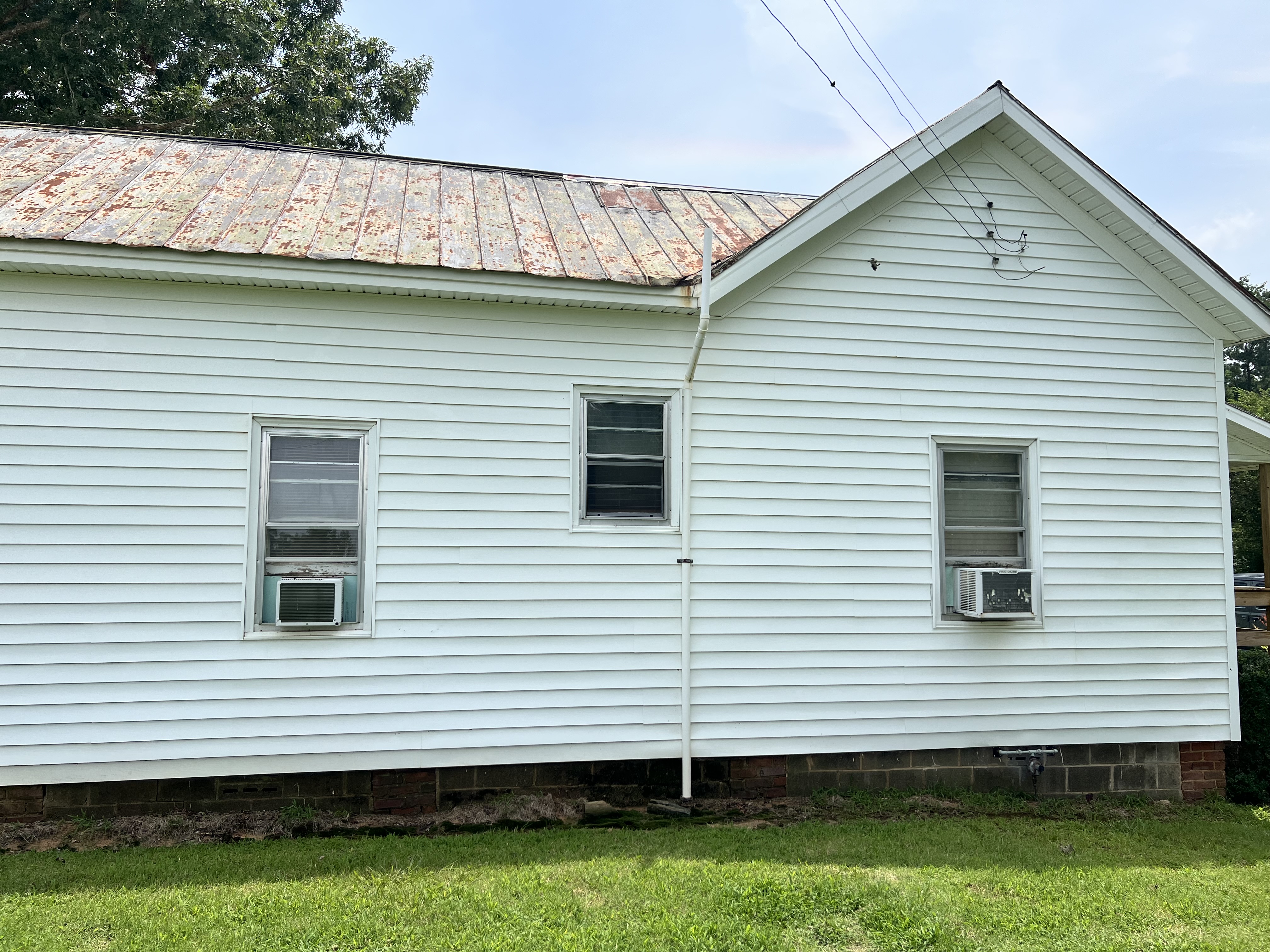 Before and after House Washing