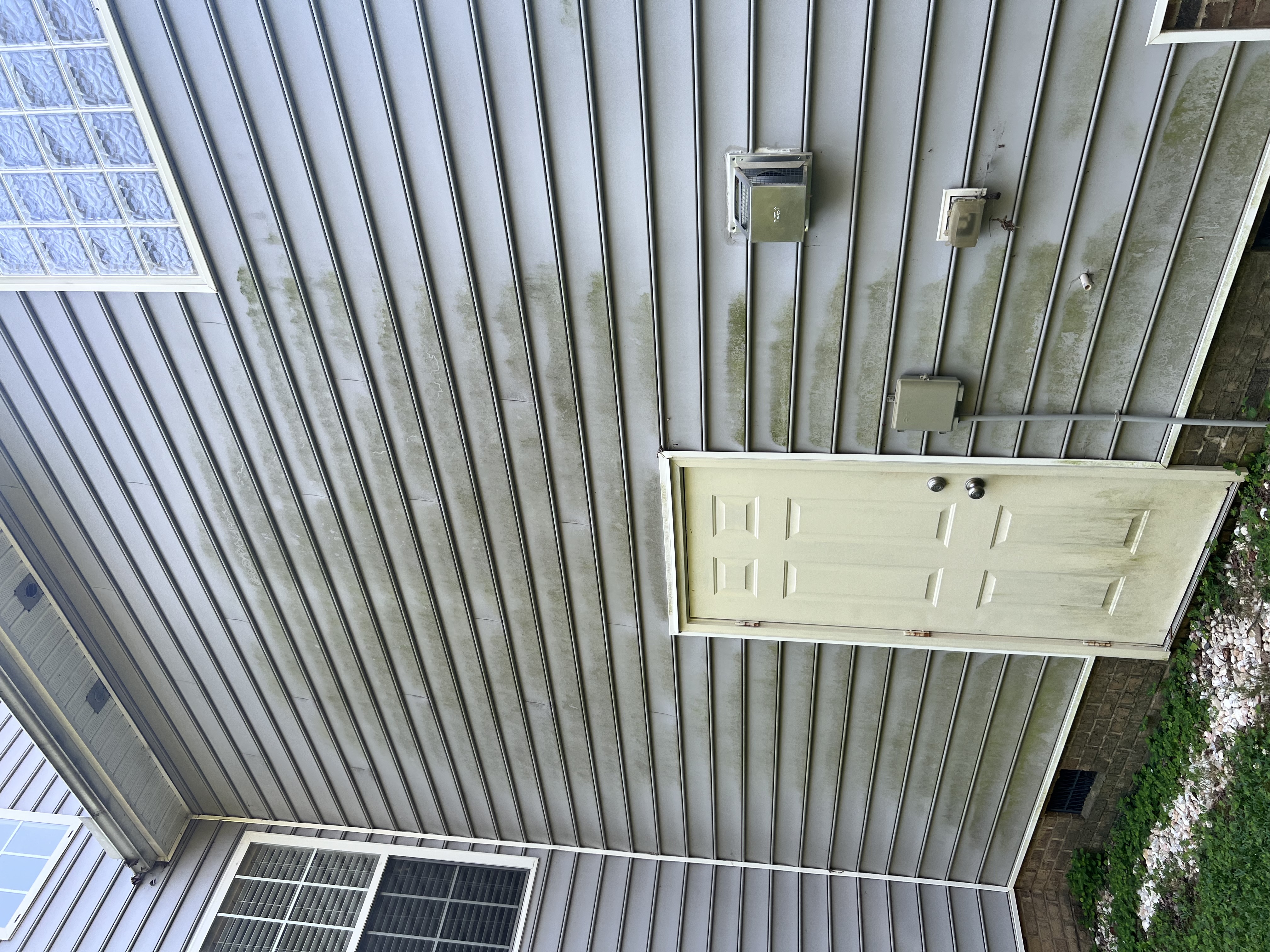 Before and after House Washing