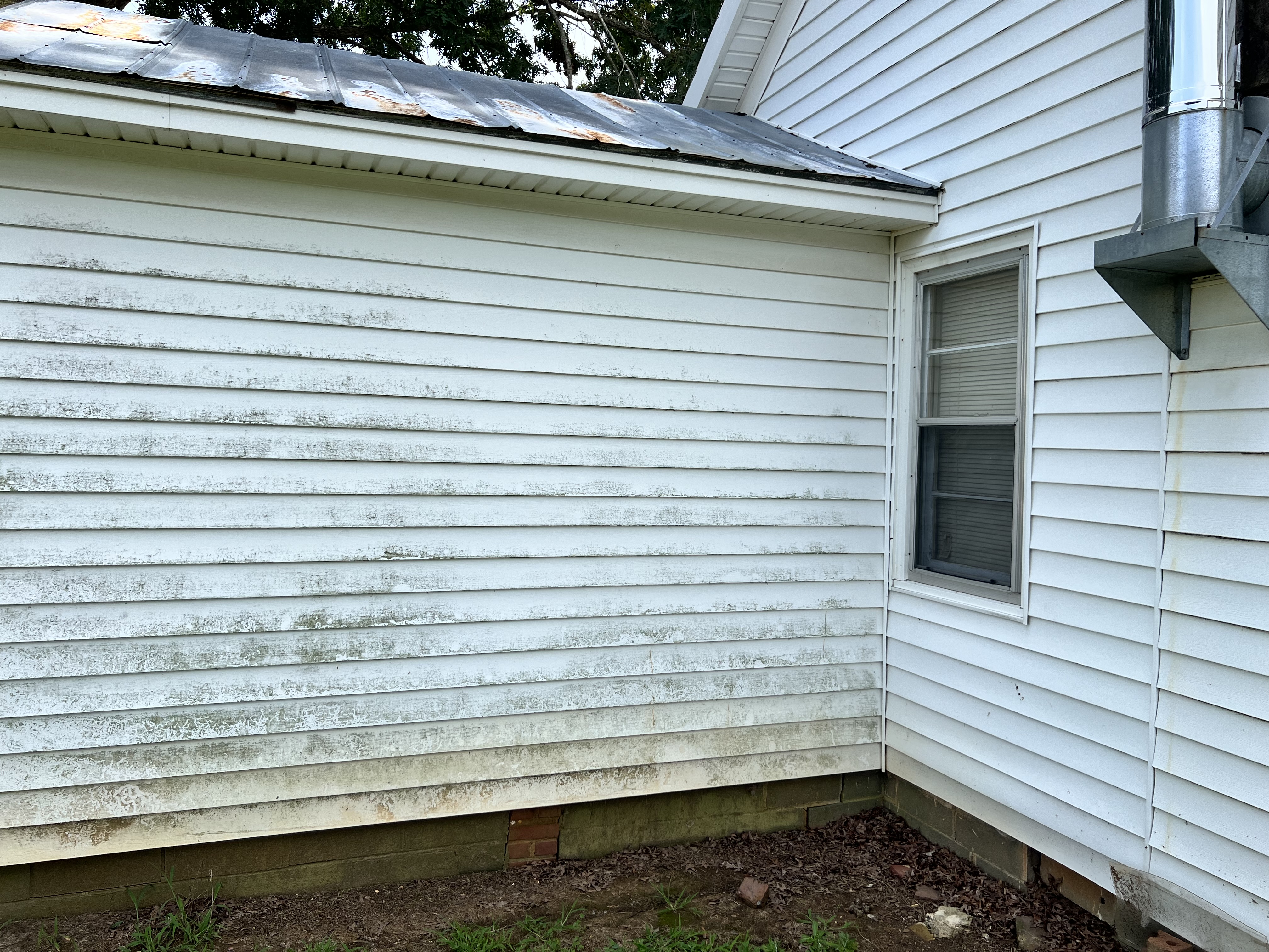 Before and after House Washing